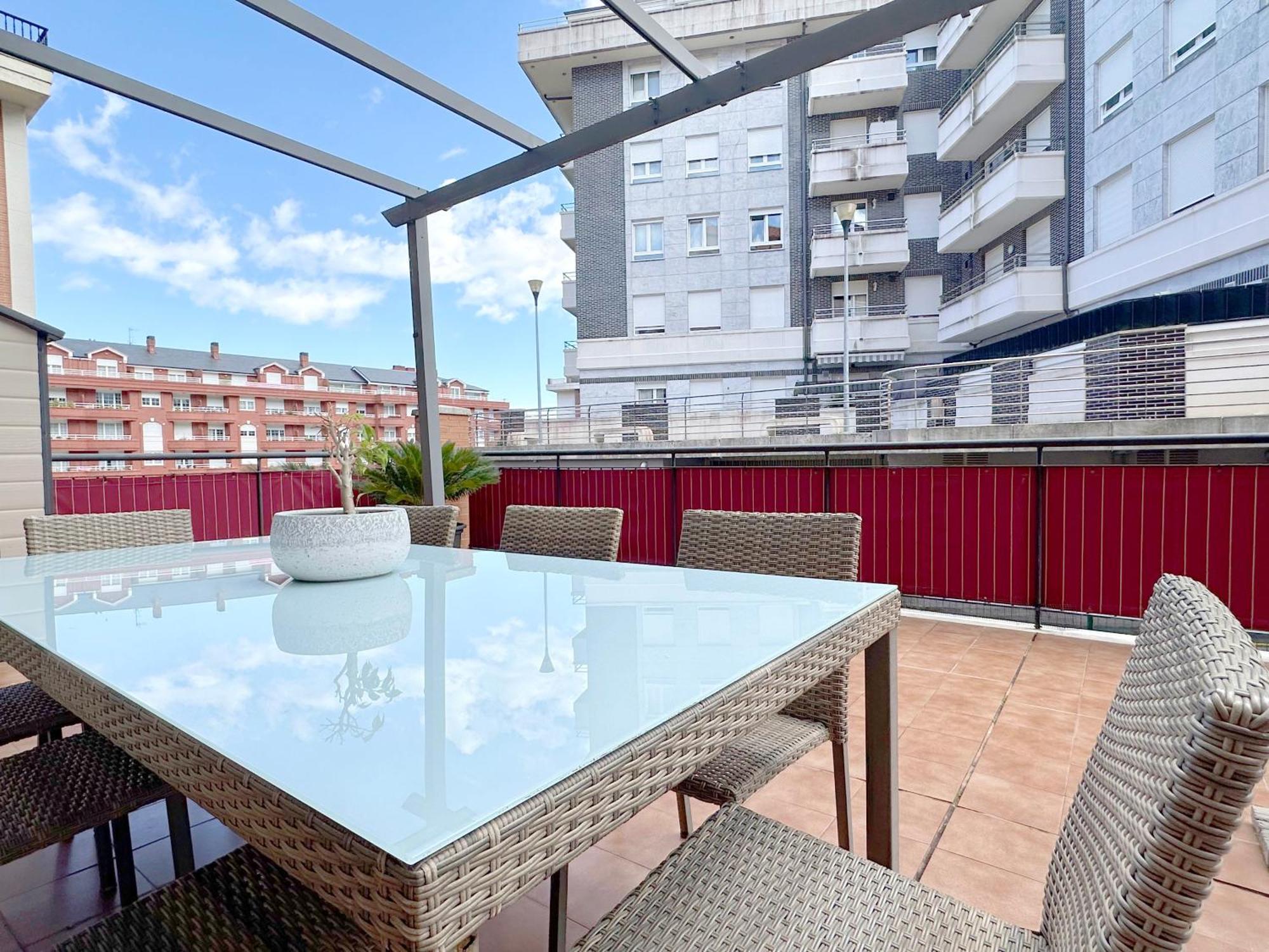 Apartamento Con Gran Terraza En El Centro Apartment Castro Urdiales Bagian luar foto