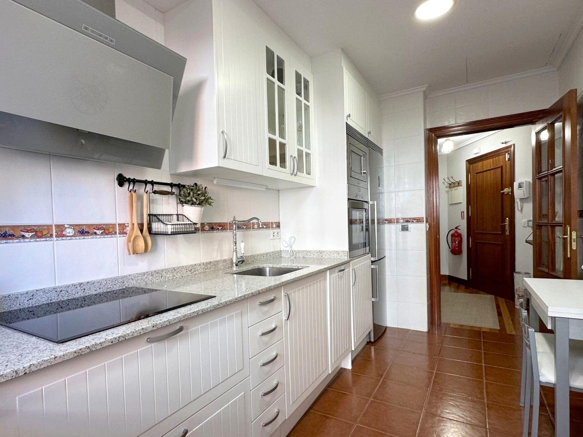 Apartamento Con Gran Terraza En El Centro Apartment Castro Urdiales Bagian luar foto