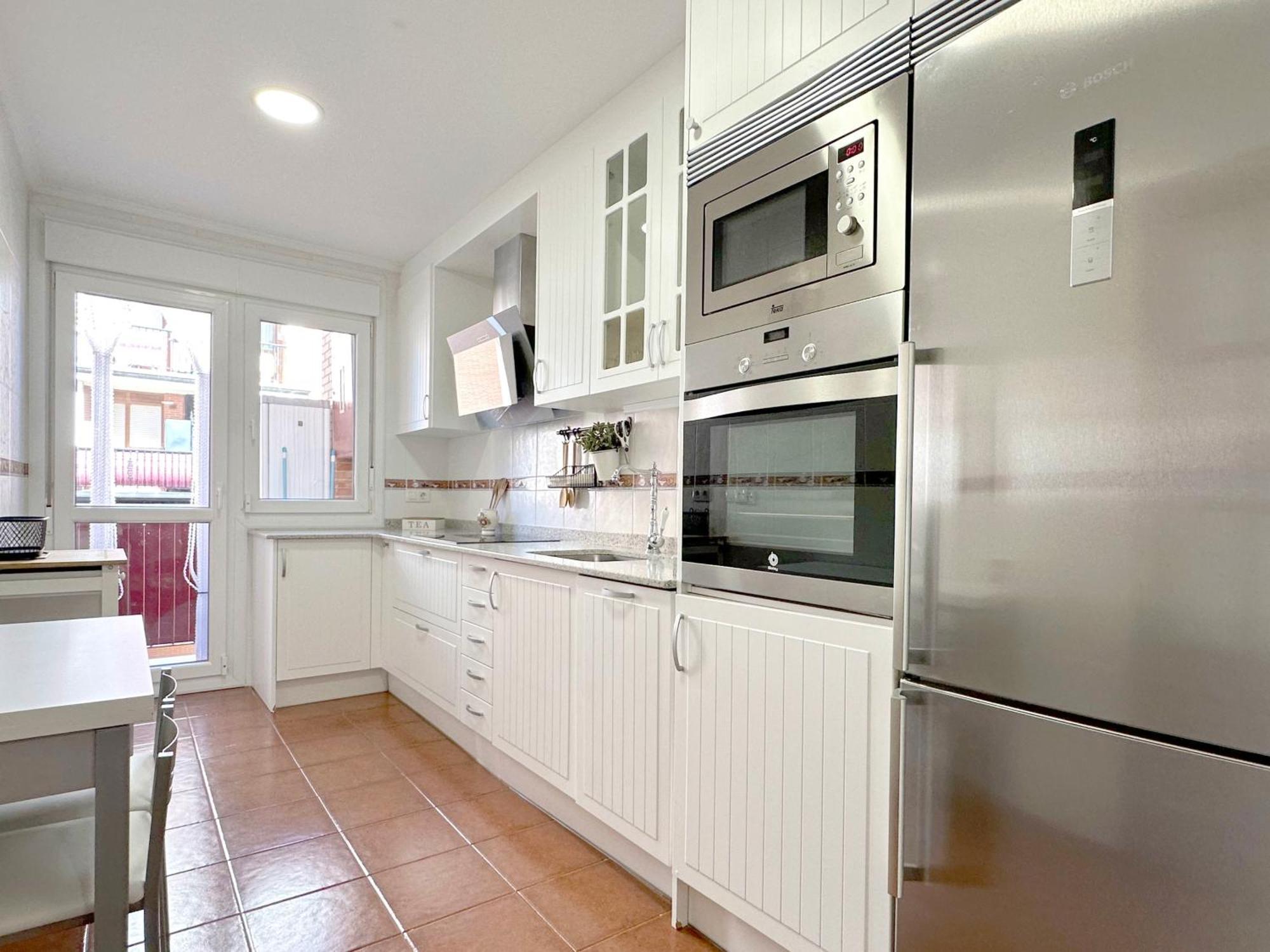 Apartamento Con Gran Terraza En El Centro Apartment Castro Urdiales Bagian luar foto